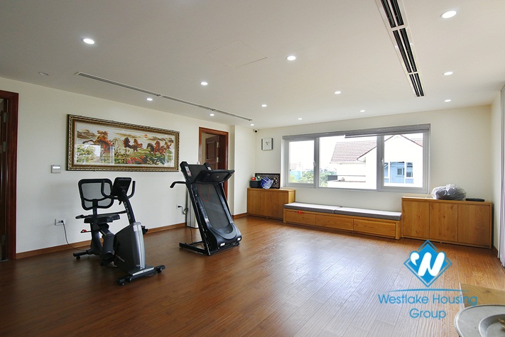  Massive ambassador corner villa for rent in Vinhomes Riverside - Long Bien